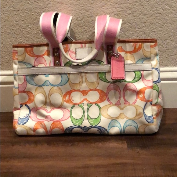 Coach Hamptons Weekend Scribble Tote - Picture 1 of 5